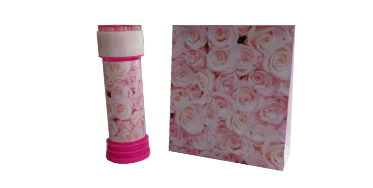 Roosjes bellenblaas en geschenkverpakking