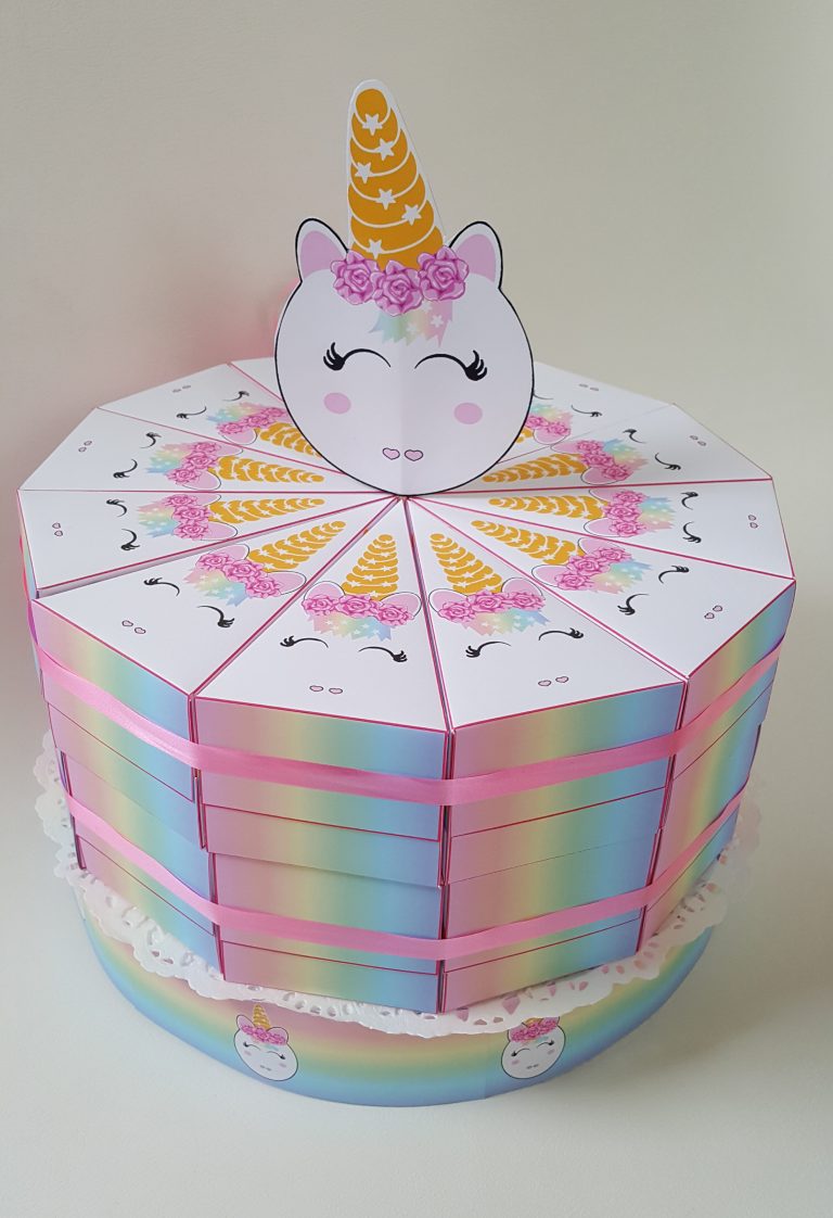 Unicorn traktatie taart uitdelen