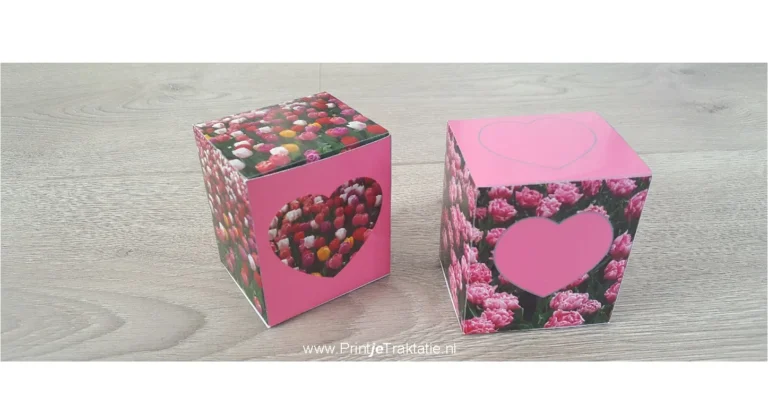 Twee traktatiedoosjes met tulpen en een roze hart